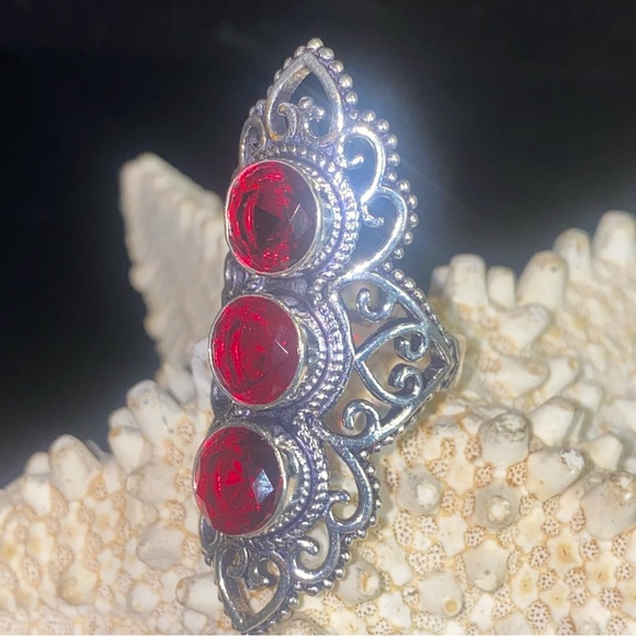 Sparkly Madagascar Garnet vintage inspired multi gem statement ring - Picture 3 of 9